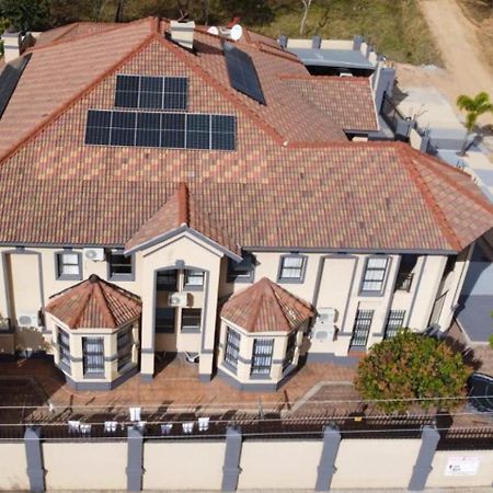Khutso Boutique Hotel Хейзивю Екстериор снимка