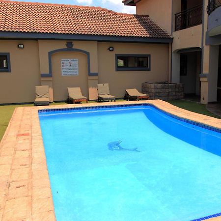 Khutso Boutique Hotel Хейзивю Екстериор снимка