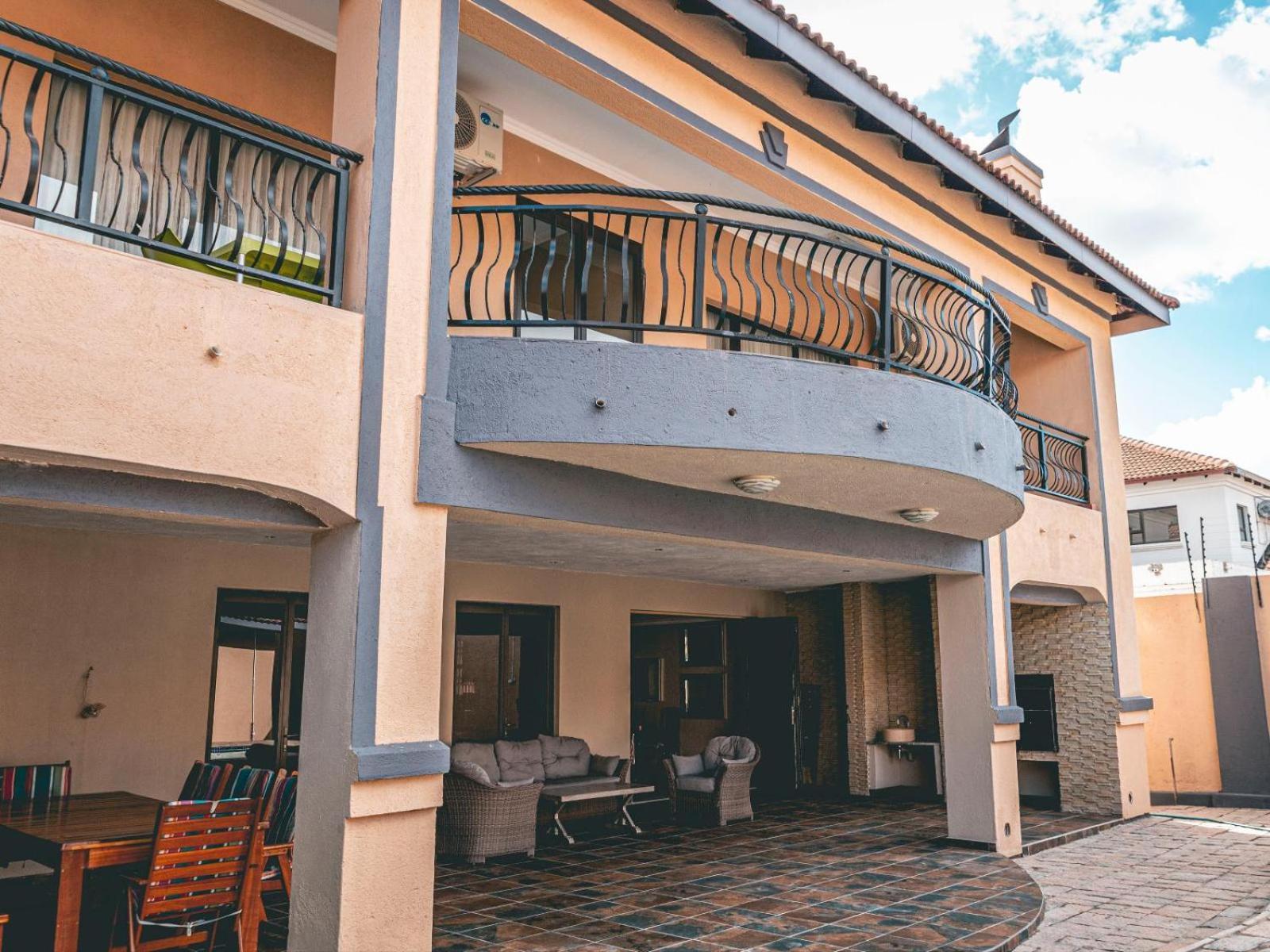 Khutso Boutique Hotel Хейзивю Екстериор снимка