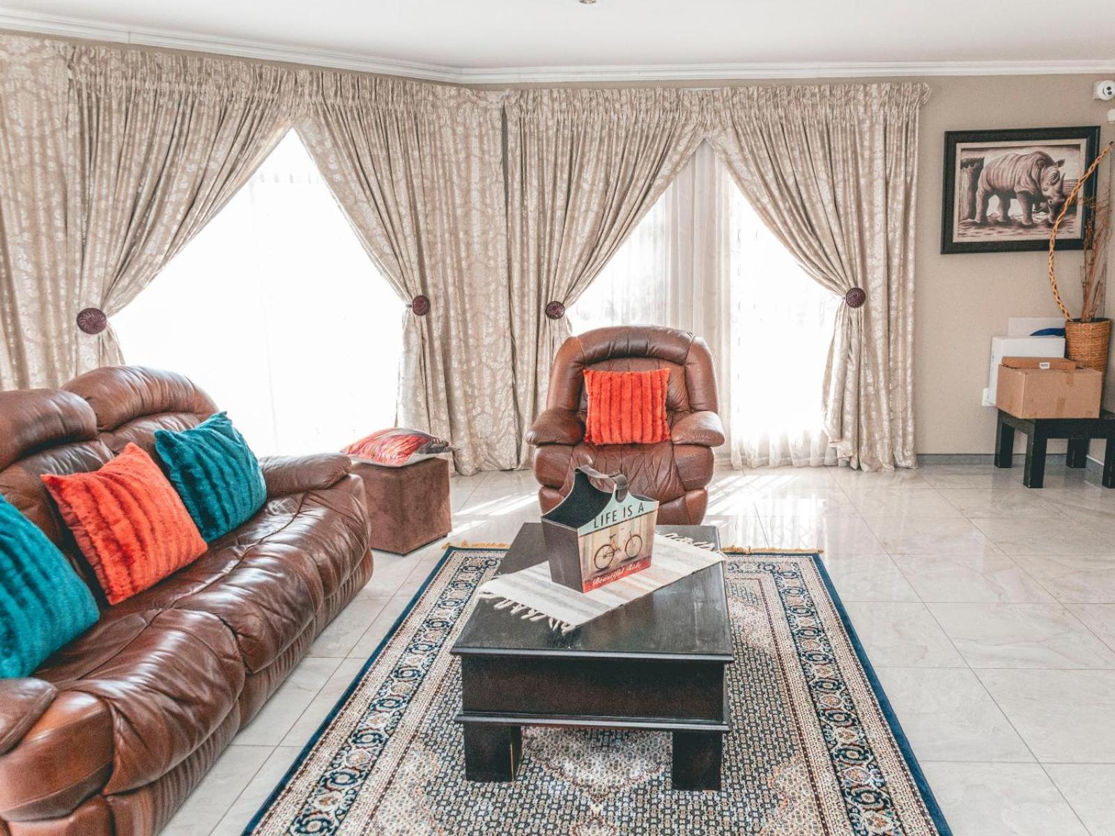 Khutso Boutique Hotel Хейзивю Екстериор снимка