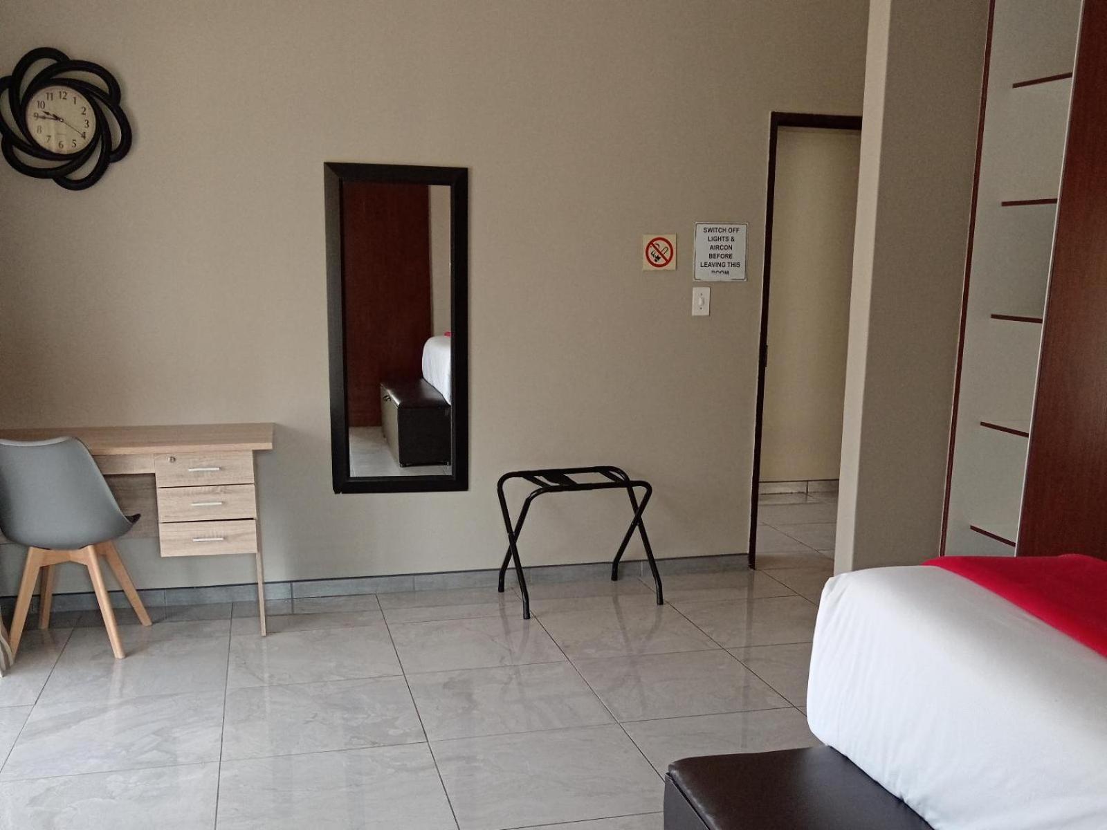 Khutso Boutique Hotel Хейзивю Стая снимка